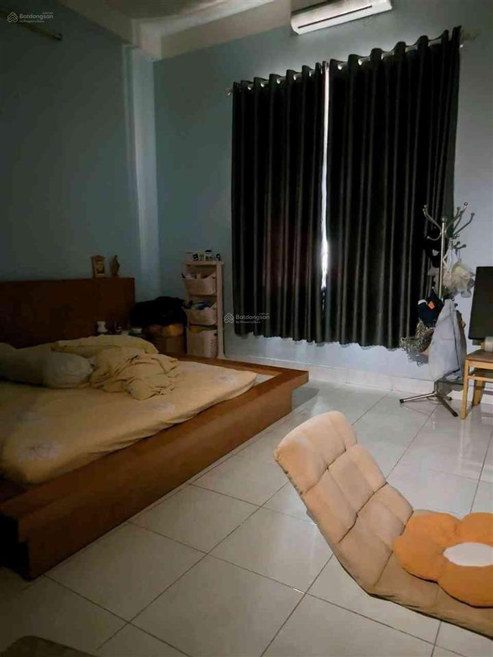 Ngộp ngân hàng  4 tầng, lê lợi gò vấp  gần đại học công nghiệp  6x32m  190m2