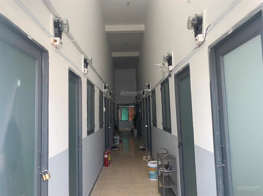 Căn hộ dịch vụ 6 tầng 55 phòng  khoán 80tr  có thang máy  1 trục quang trung xe hơi né  12x24