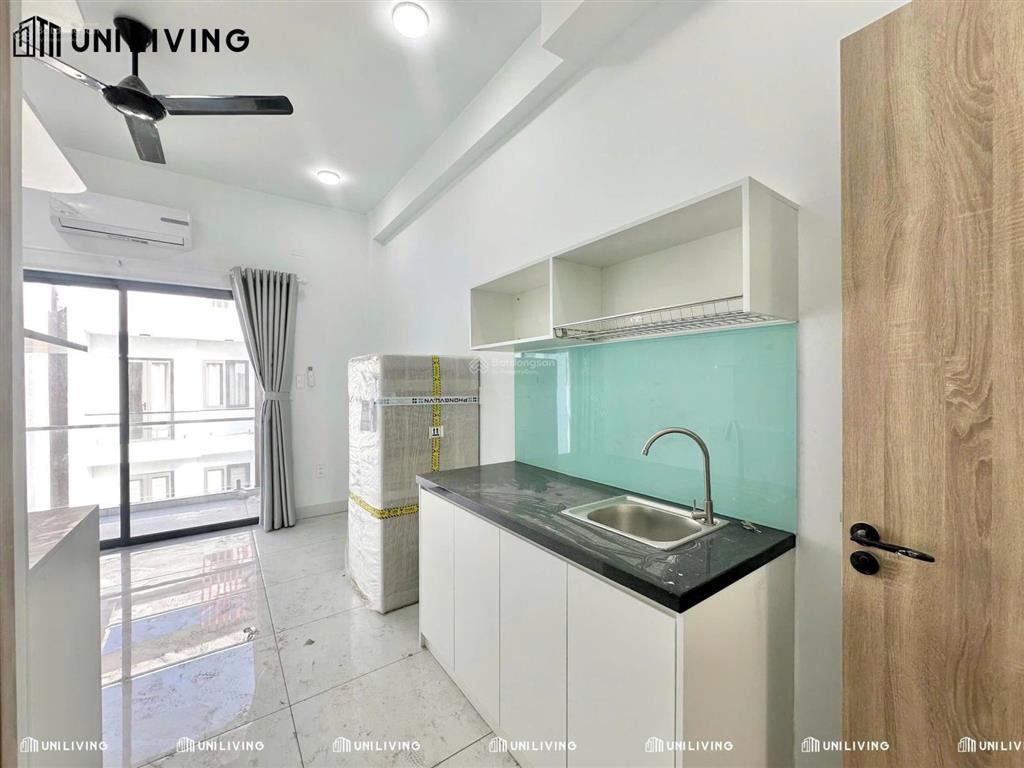 Trục phạm văn đồng  căn hộ ban công full nội thất mới tinh!