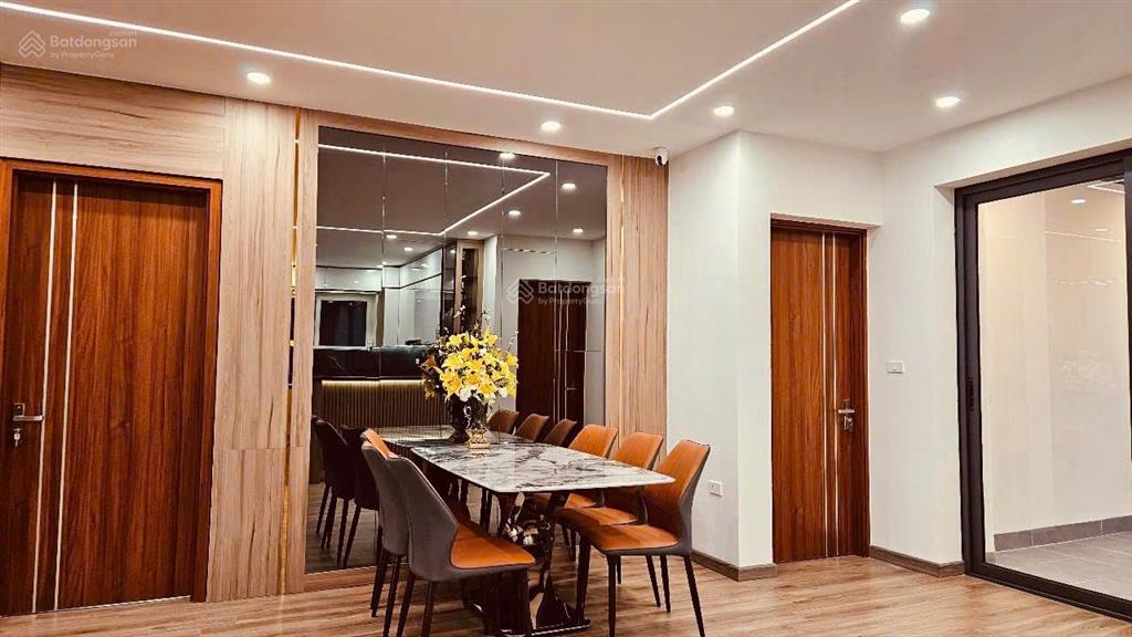 Bán chung cư cao cấp n04 hoàng đạo thuý, dt 134m2 tầng đẹp, nhà sửa chữa cực đẹp
