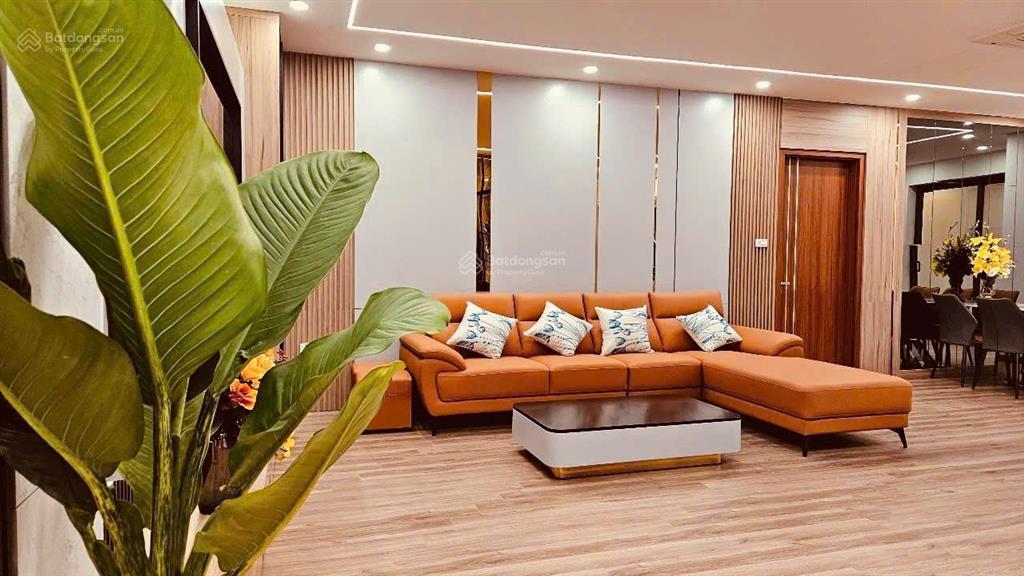 Bán chung cư cao cấp n04 hoàng đạo thuý, dt 134m2 tầng đẹp, nhà sửa chữa cực đẹp