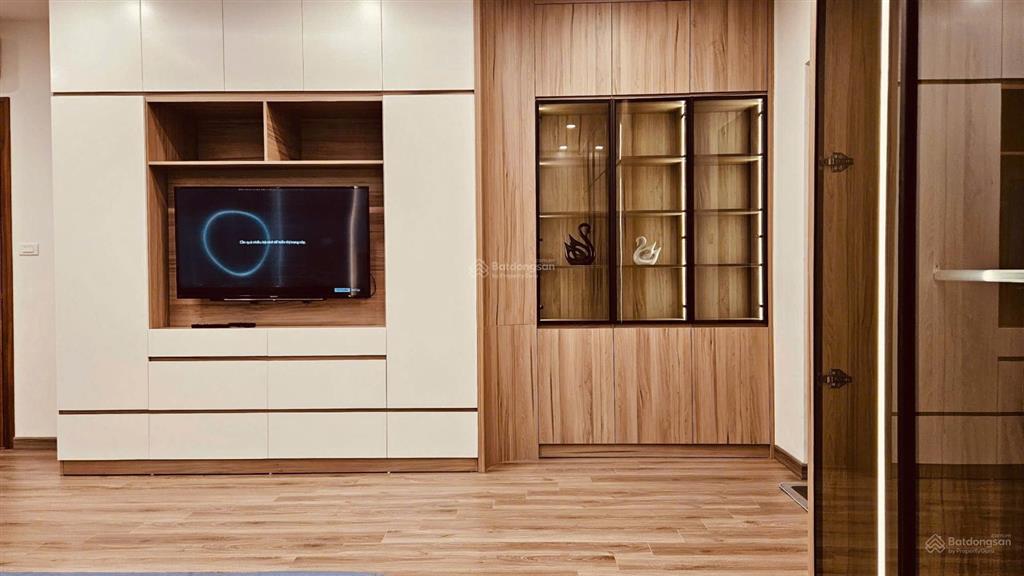Bán chung cư cao cấp n04 hoàng đạo thuý, dt 134m2 tầng đẹp, nhà sửa chữa cực đẹp