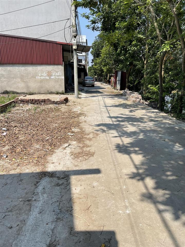 Chính chủ cần bán lô đất 57m2 tại liên hà đông anh giá nhỉnh 4 tỷ đường ô tô tránh sát vingroup