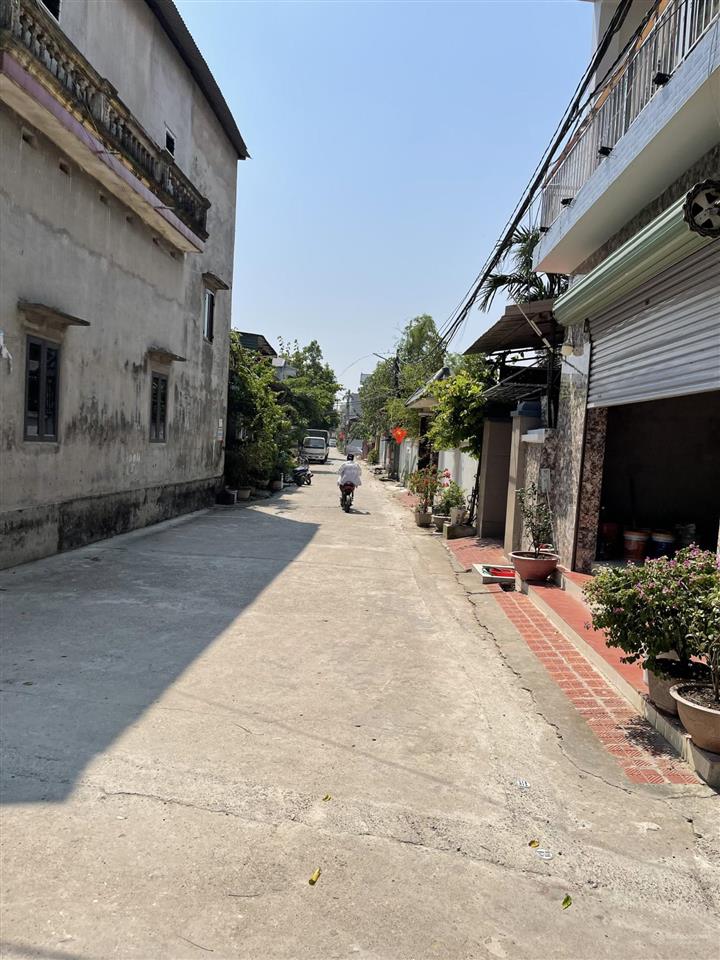 Chính chủ cần bán lô đất 57m2 tại liên hà đông anh giá nhỉnh 4 tỷ đường ô tô tránh sát vingroup