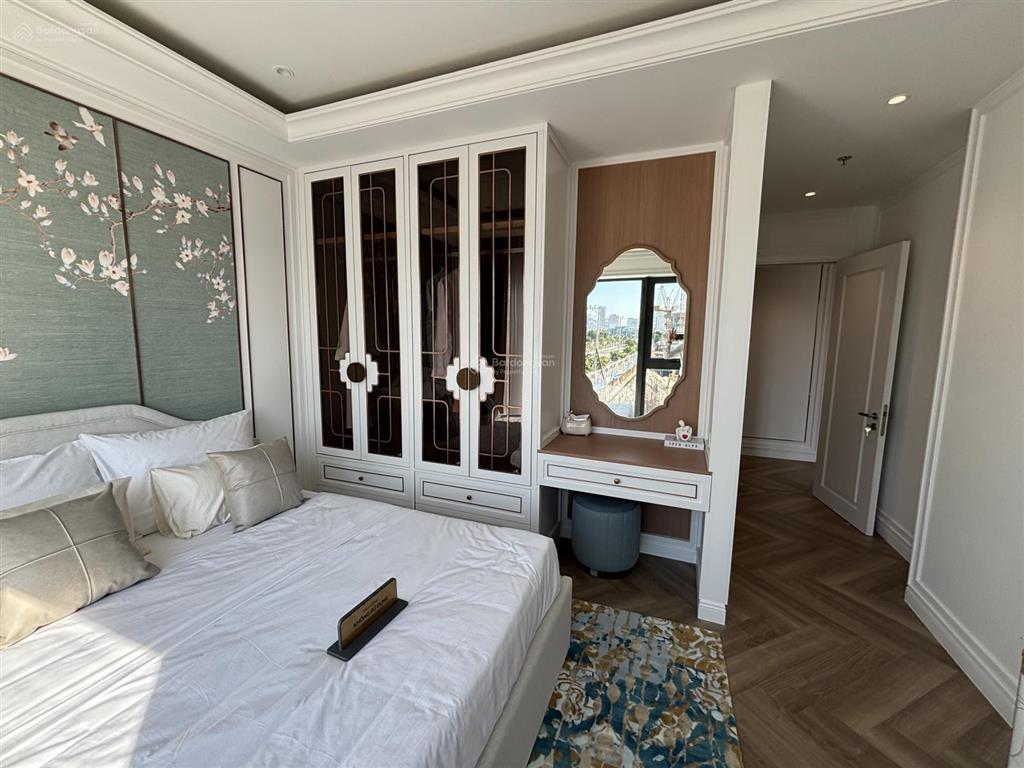 Cho thuê căn hộ vip 140m2, 52 triệu/tháng, nội thất đẹp, full tiện ích