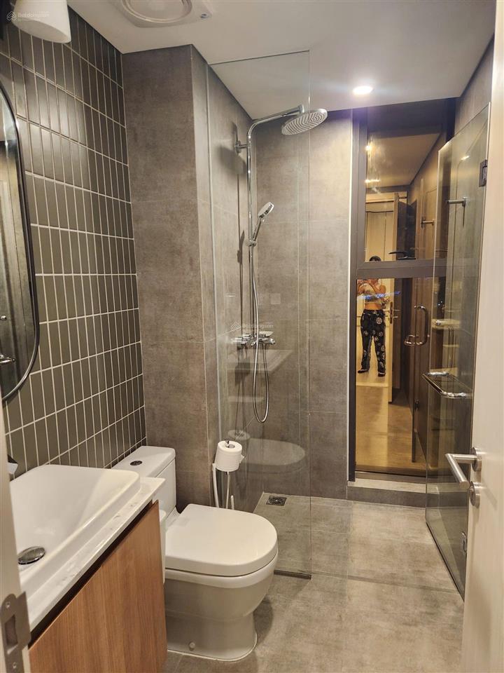 Cần cho thuê nhanh căn 1pn, 52 m2, 18 triệu/tháng, nội thất đẹp, đầy đủ tiện ích