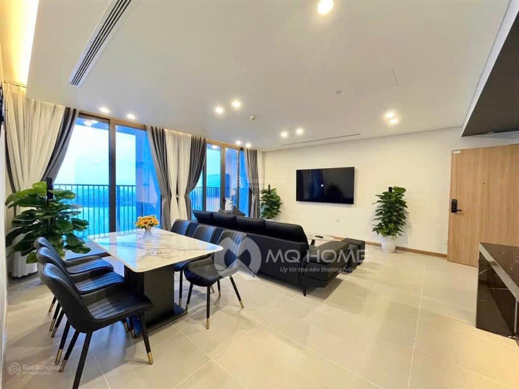 Hàng hiếm, cho thuê căn hộ 3pn, diện tích 140m2. view sông hàn, nội thất đẹp. chủ nhà tốt bụng