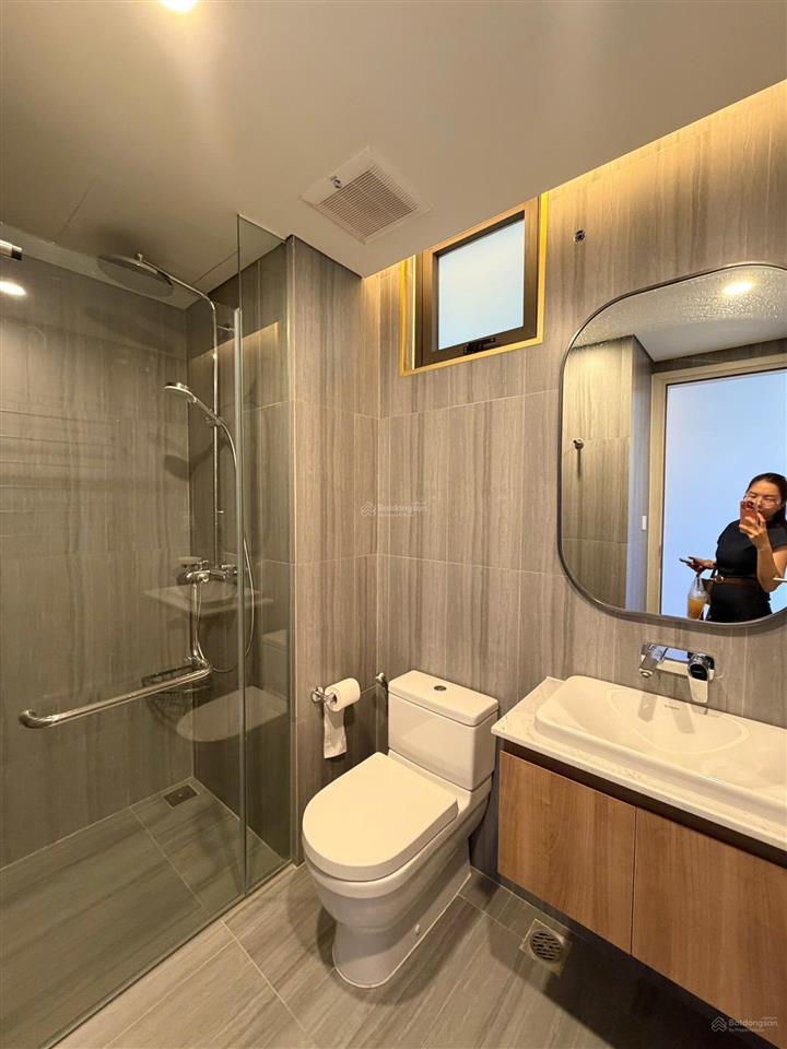 Hàng hiếm, cho thuê căn hộ 3pn, diện tích 140m2. view sông hàn, nội thất đẹp. chủ nhà tốt bụng