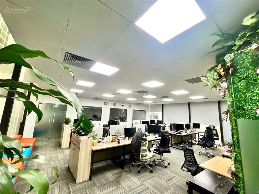 Chính chủ cho thuê văn phòng, mbkd vạn phúc  hà đông dt đa dạng 50... 300m2. giá 150k/m2