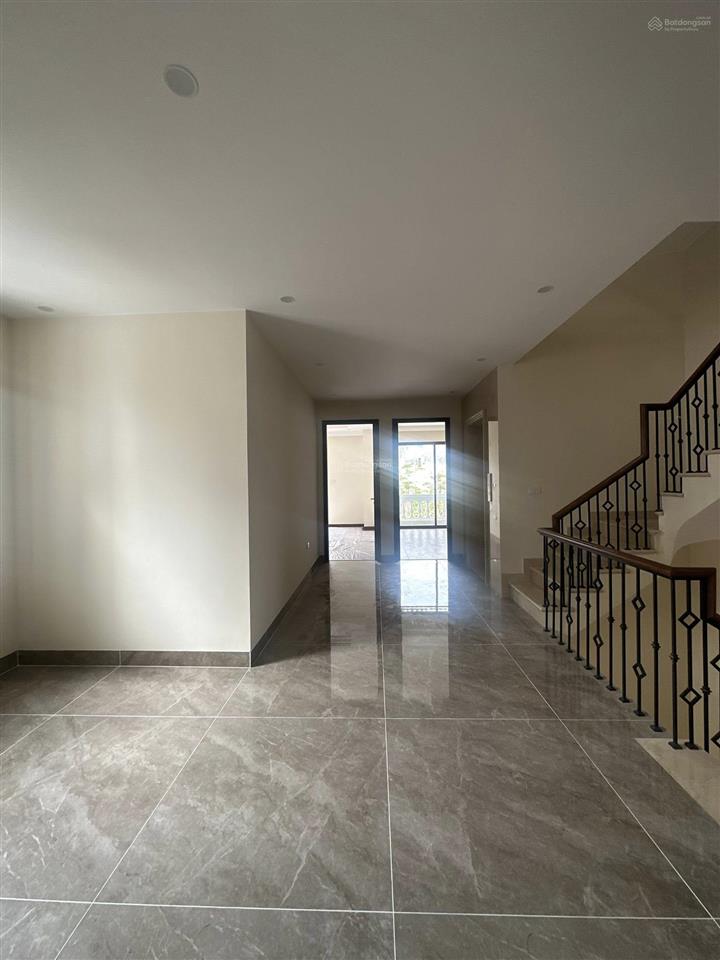 Bán biệt thự khu k7, thoáng trước sau, có sân vườn view công viên 65ha