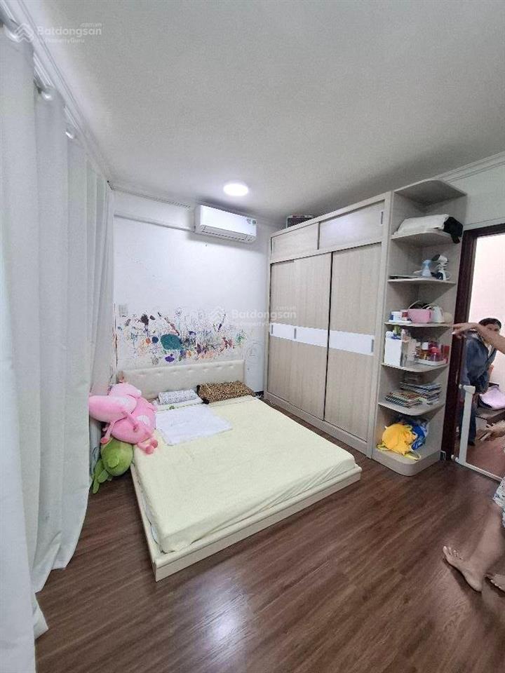 Bán nhà mặt tiền, 4 tầng, khu vip bàu cát, tân bình, diện tích 72 m2, giá hơn 17 tỷ