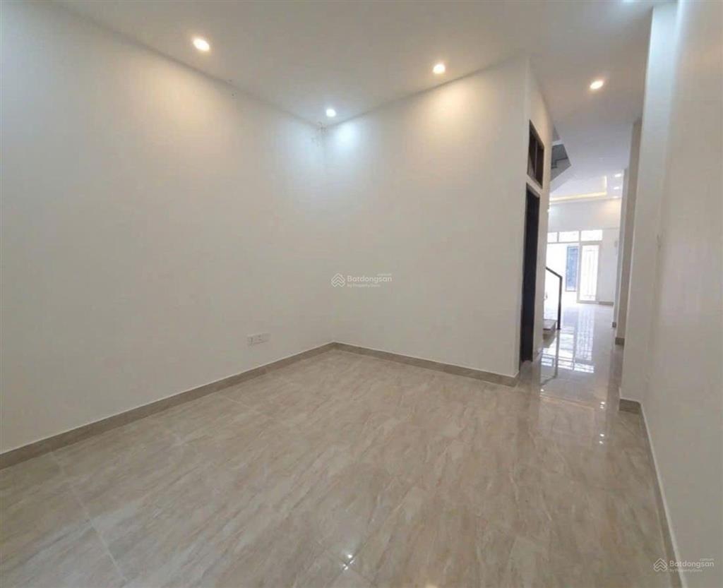 Bán nhà 4 tầng,hẻm 6 m, phố quang,p2,tân bình, diện tích 70 m2,giá hơn 13 tỷ