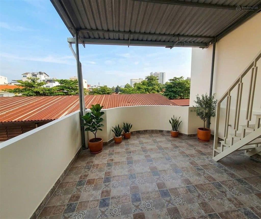 Bán nhà 4 tầng,hẻm 6 m, phố quang,p2,tân bình, diện tích 70 m2,giá hơn 13 tỷ