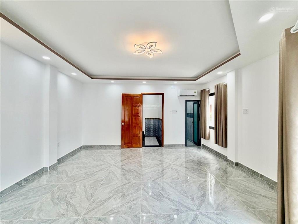 Chủ giảm 300 tr, nhà 3 tầng, hẻm xe hơi, ni sư huỳnh liên, bảy hiền, tân bình, 50 m², 5 tỷ