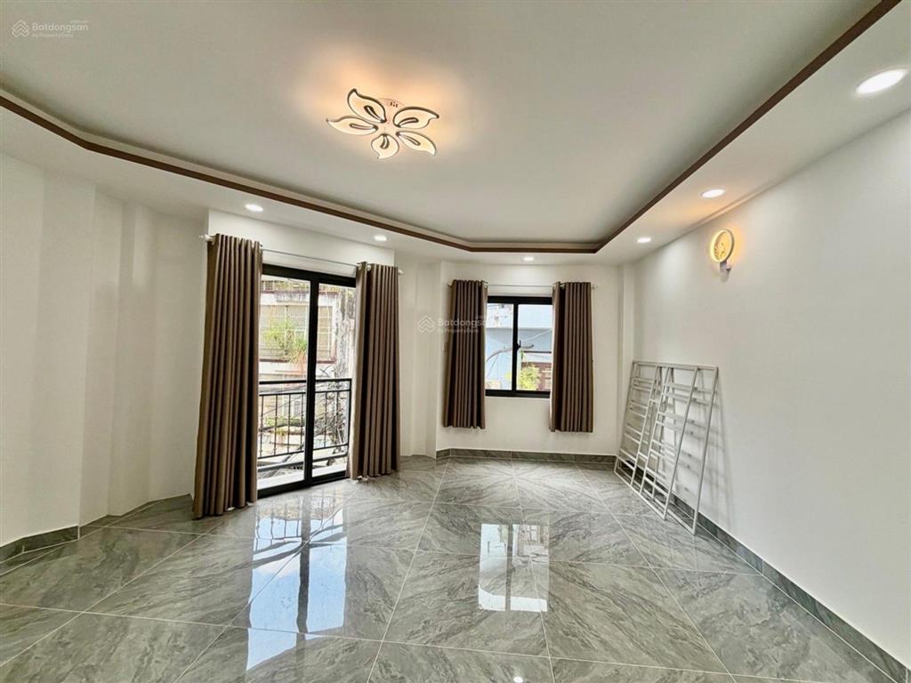 Chủ giảm 300 tr, nhà 3 tầng, hẻm xe hơi, ni sư huỳnh liên, bảy hiền, tân bình, 50 m², 5 tỷ