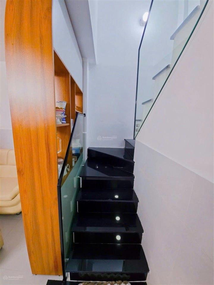Bán nhà 3 tầng, hẻm xe hơi, vườn lài, tân phú, diện tích 40 m2, giá hơn 5 tỷ