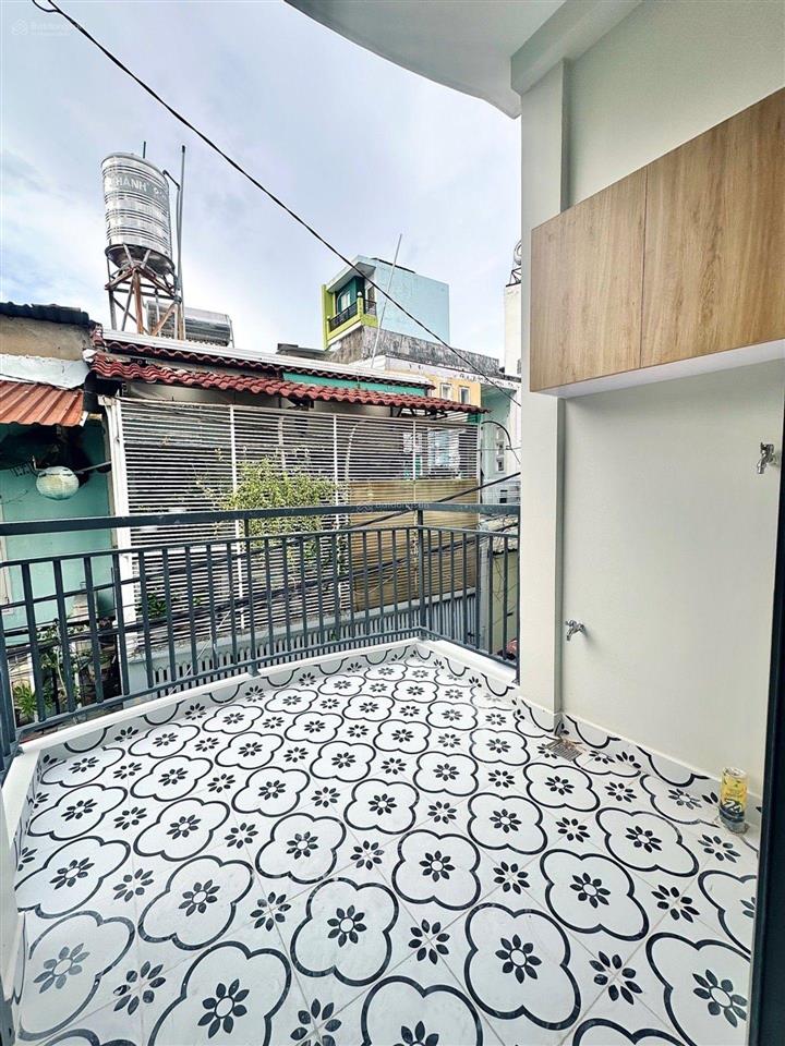 Bán nhà 3 tầng, hẻm xe hơi thông, cmt8, tân bình, diện tích 23 m2, giá hơn 3 tỷ