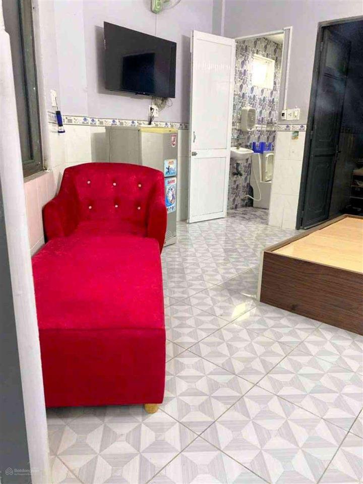 Bán căn hộ dịch vụ,8 tầng hẻm xe hơi thông,cách mạng tháng 8, q10,diện tích 86 m, giá 18 tỷ