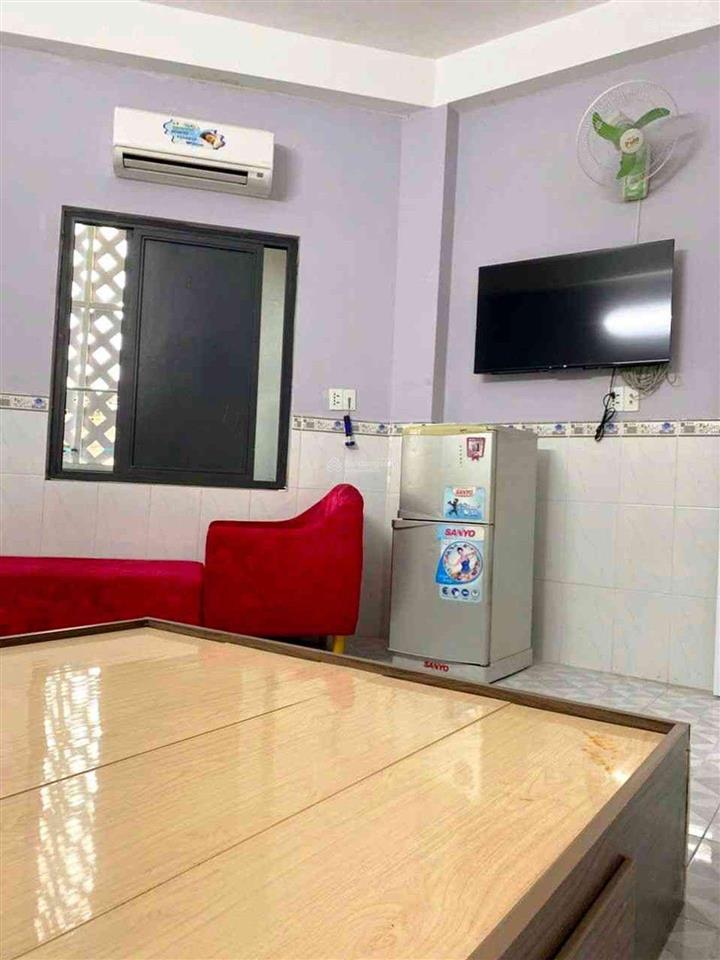 Bán căn hộ dịch vụ,8 tầng hẻm xe hơi thông,cách mạng tháng 8, q10,diện tích 86 m, giá 18 tỷ