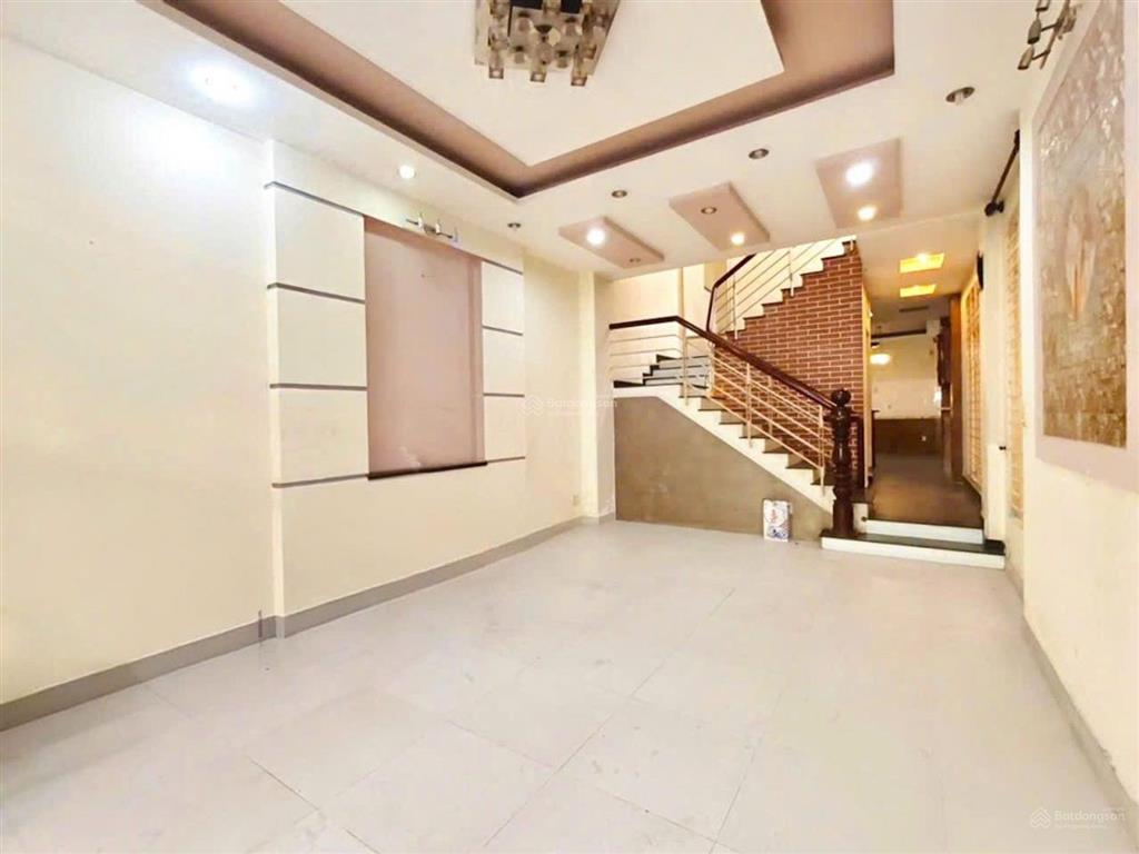 Siêu phẩm tân bình sát mặt tiền chợ phạm văn hai hẻm xe hơi ngang 5m 133m, giá 20 tỷ