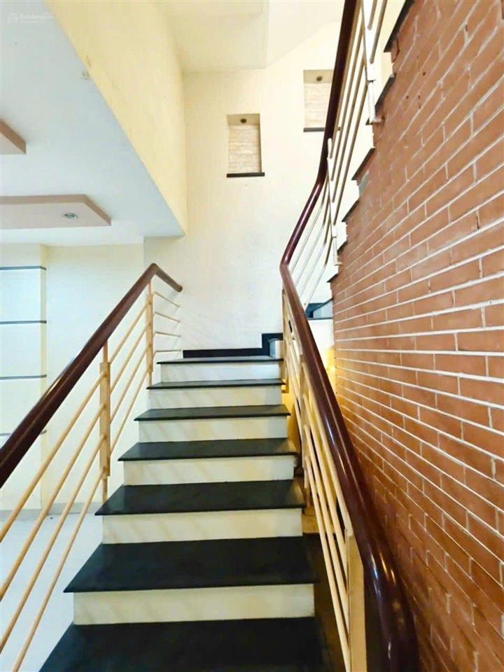 Siêu phẩm tân bình sát mặt tiền chợ phạm văn hai hẻm xe hơi ngang 5m 133m, giá 20 tỷ
