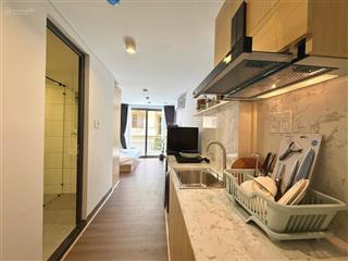 Cho thuê căn hộ bancol mới 100% ngay tại quận 10, đầy đủ tiện nghi