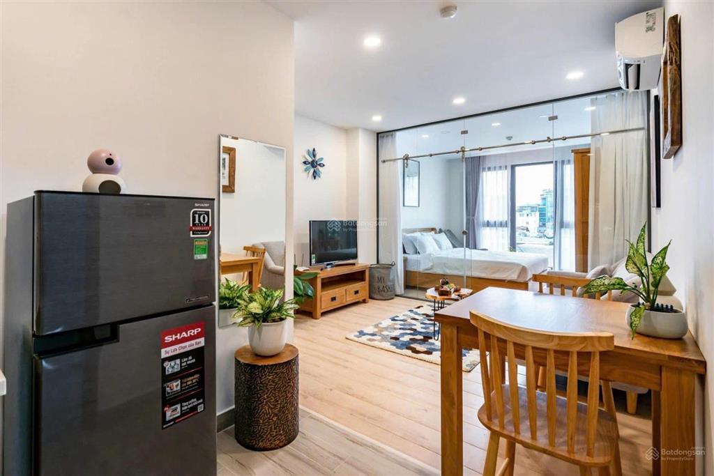 Cho thuê căn hộ 1 phòng ngủ bancol mới 100% ngay tại quận 3, full nội thất mới rộng 45m2