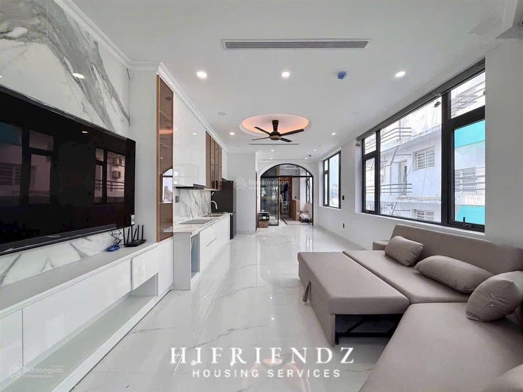 Cho thuê căn hộ 1 phòng ngủ bancol mới rộng 45m2 ngay tại quận 10