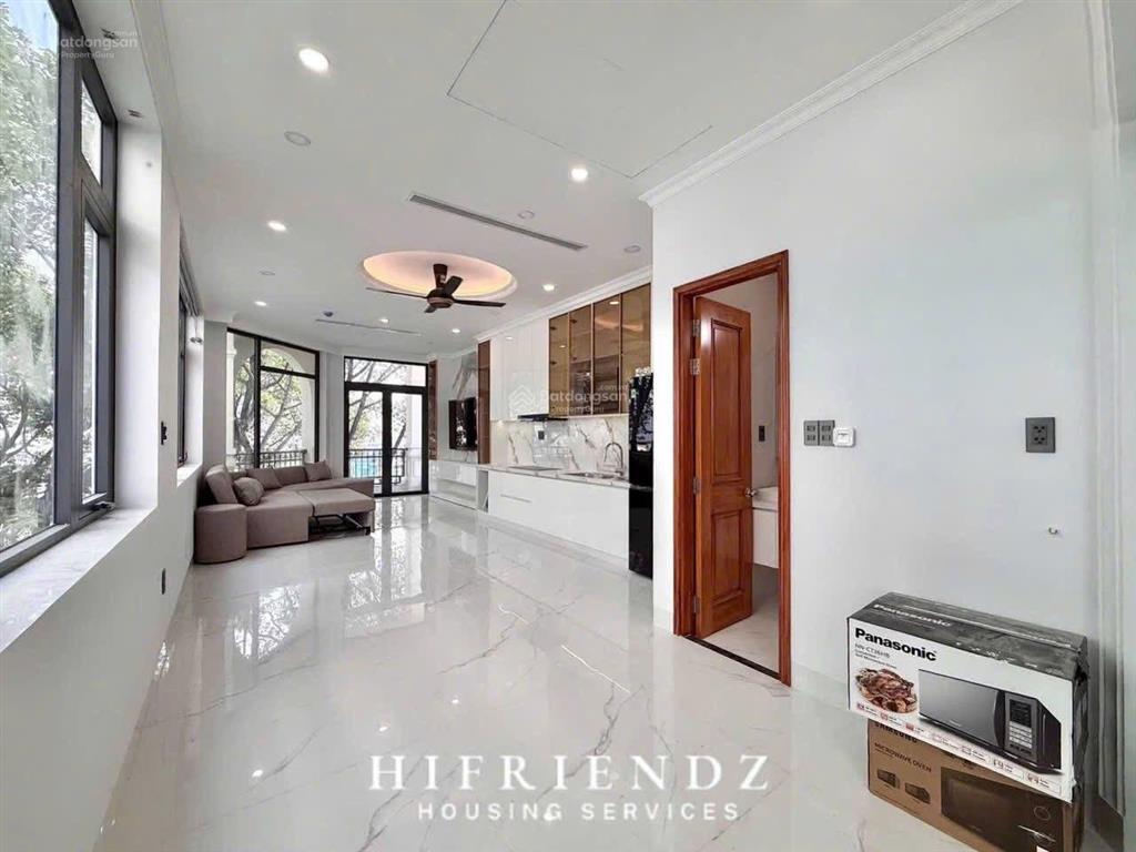 Cho thuê căn hộ 1 phòng ngủ bancol mới rộng 45m2 ngay tại quận 10