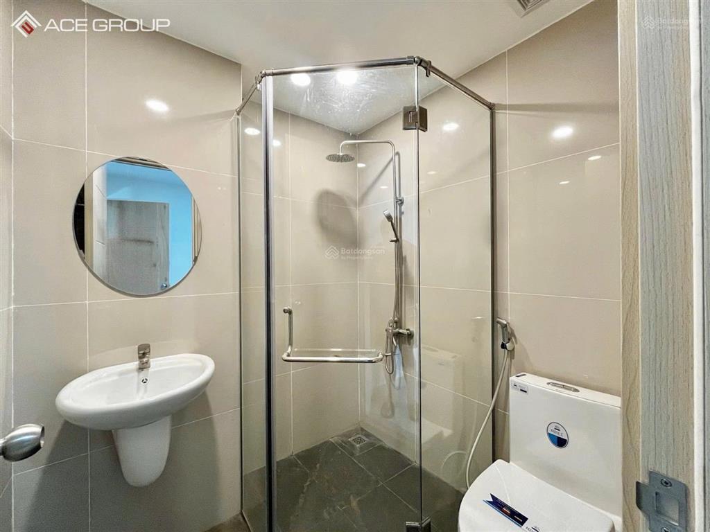 Trống căn hộ, bếp, ban công rộng 45m² ngay tại quận 10, full nội thất