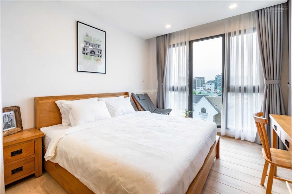 Cho thuê căn hộ 1 phòng ngủ ban công mới 100% ngay tại quận 3, full nội thất mới rộng 45m²