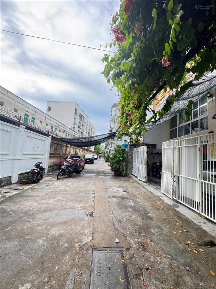 Chủ cần bán 1 ngôi nhà đầu đường tuệ tĩnh đường ô tô 6  8m
