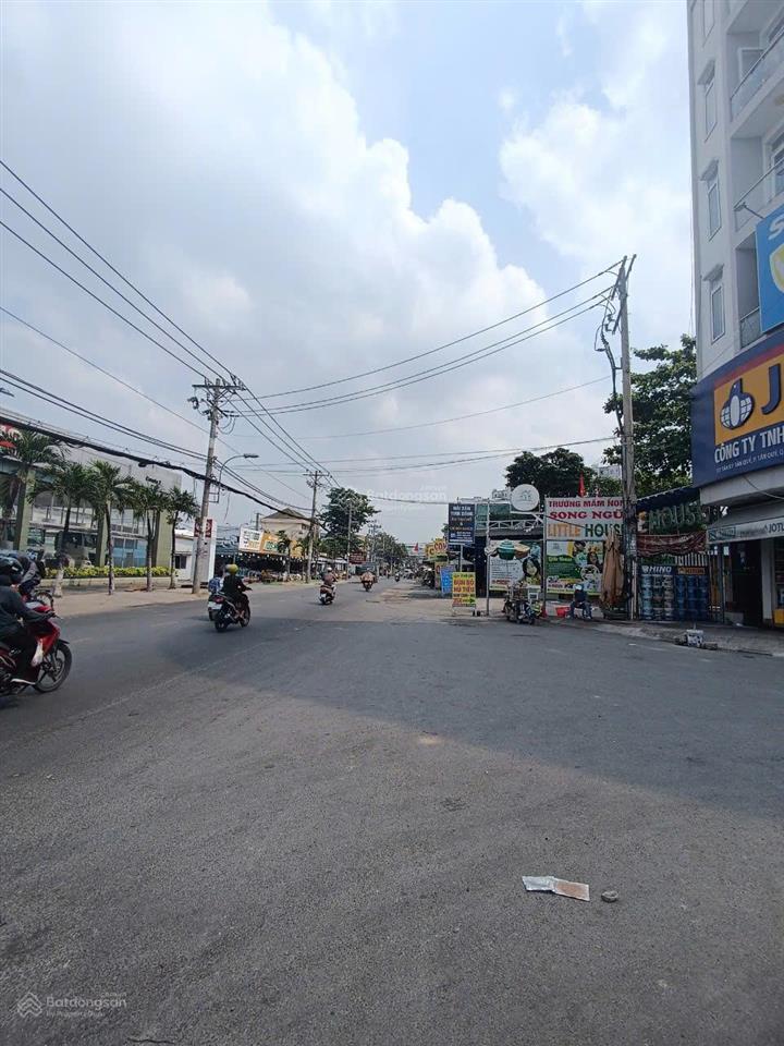 Bán nhà hẻm nhựa 8m phường tân sơn nhì(4x16m 2 lầu st) có khuôn viên, điện âm giá 11.2 tỷ tl