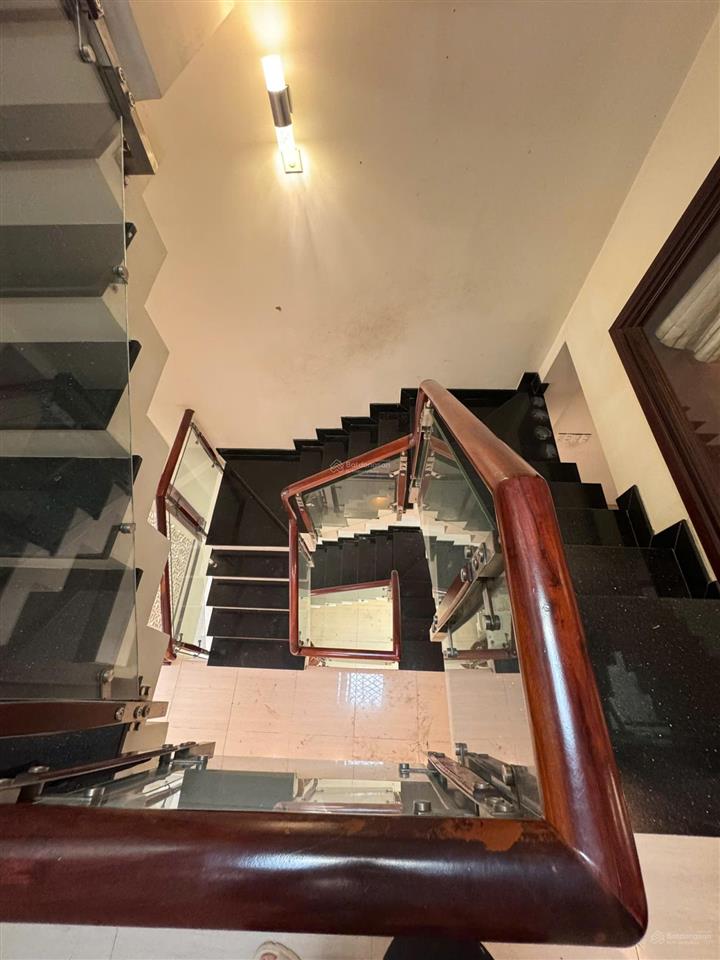 Bán nhà mt thành công (4x17,5m 2 lầu st nhà mới tiện vào ở 4pn, 5wc gần lũy bán bích) 14,5 tỷ