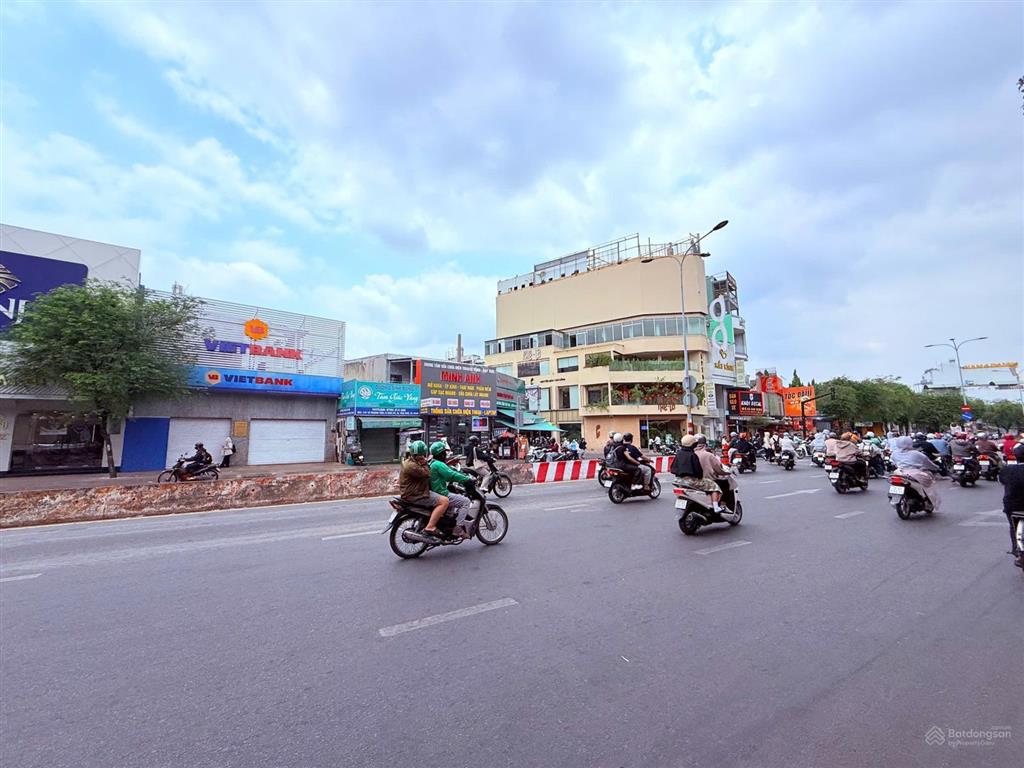 Bán nhà mtkd lê trọng tấn (10x50m vuông, 3 lầu ) gần đại học công thương tân phú 90 tỷ tl