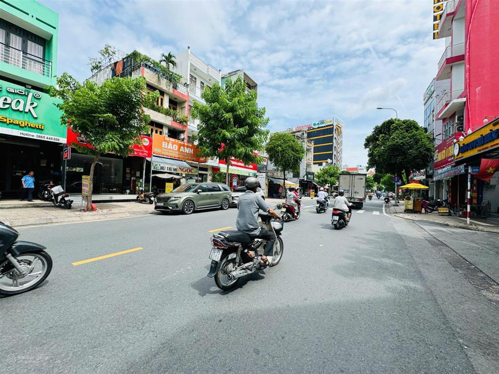 Nhà mtkd tân sơn nhì 4x18 tdt 72m2 cấp 4 gác lửng (dts 70m2) giá 17 tỷ hướng tây bắc
