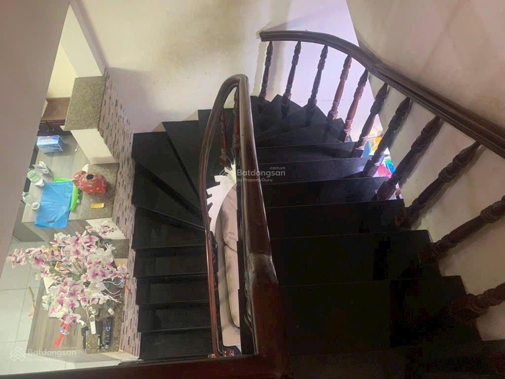 4*16m hơn 4 tỷ  tl nhà 2 tầng ngay lý phục man