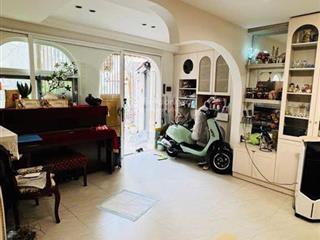 Lê văn sỹ, phú nhuận, nhà đẹp ở ngay, 3 tầng, ngang gần 8m, 49m2, gần hẻm xe hơi, 9.55 tỷ