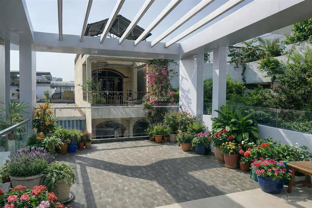 Vip huỳnh văn bánhhồ biểu chánhlê văn sỹ 4 tầnglô góc hẻm xe hơi 4pn vào ở ngay12.25 tỷ