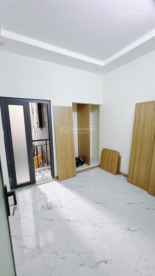 Nguyễn đình chiểuvõ văn tần quận 3, 34m2, 2 tầng đẹp mới, gần hẻm xe hơi, nở hậu, 5.75 tỷ