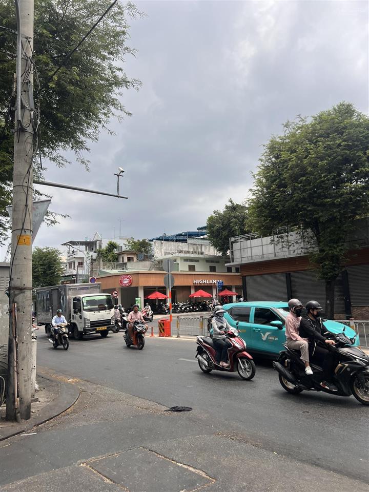 Chỉ 5.48 tỷ, mặt tiền hẻm, gần metro cách mạng tháng 8, trường chinh, 3 tầng, 38m2, mới ở ngay