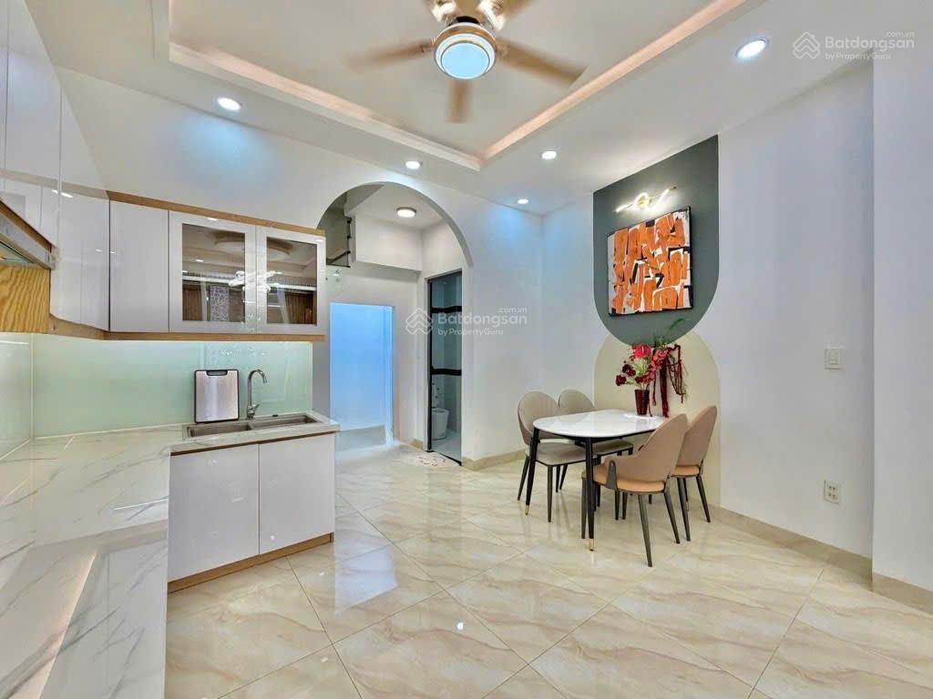 Nhà đẹp khu thời trang lê văn sỹhuỳnh văn bánh, 4 tầng,nở hậu,3pn,gần hẻm xe hơi, 8.12 tỷ