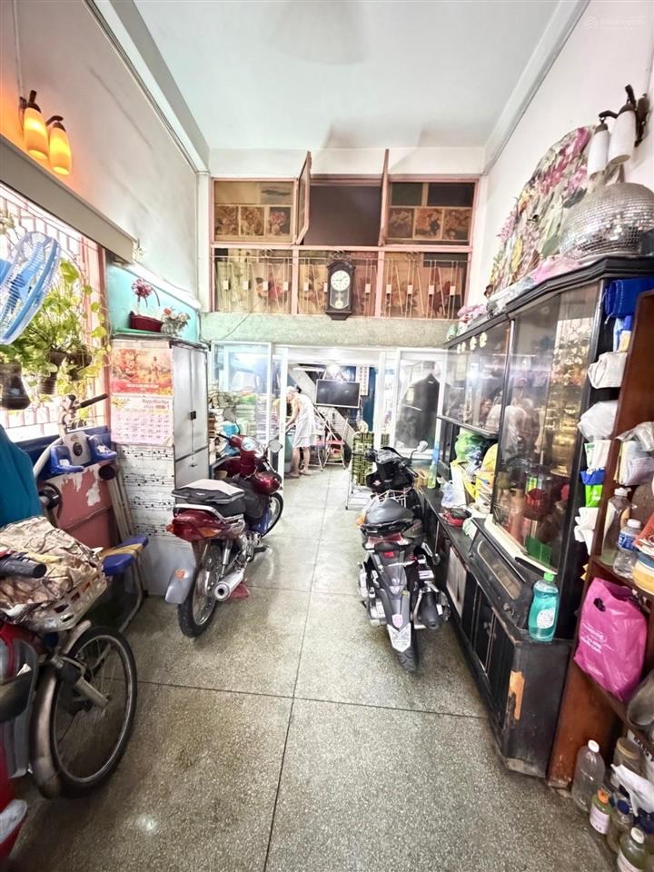 Gần hẻm xe hơi, ngay metro cách mang tháng 8, 3 tầng, 55m2, nở hậu, hai mặt thoáng,6.45 tỷ