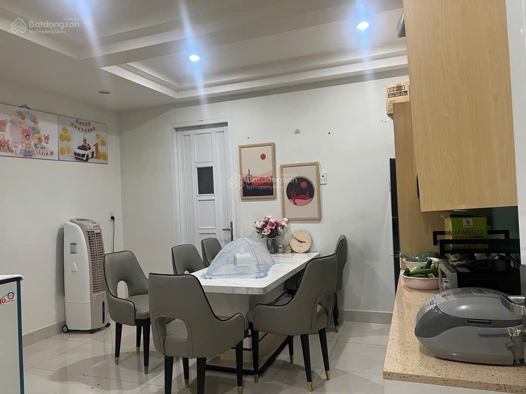 Cách mạng tháng 8 gần hà đô centrosa,hẻm 10m,4 tầng, ngang 4.5m, 64m2, ở&cho thuê 200tr/năm,10.x tỷ