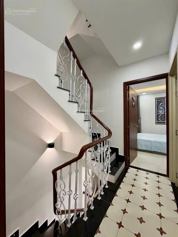 Gần hẻm xe hơi phan đình phùng giáp quận 1, 4 tầng, ngang 4.1m, 49m2, full nt, nhỉnh 7 tỷ