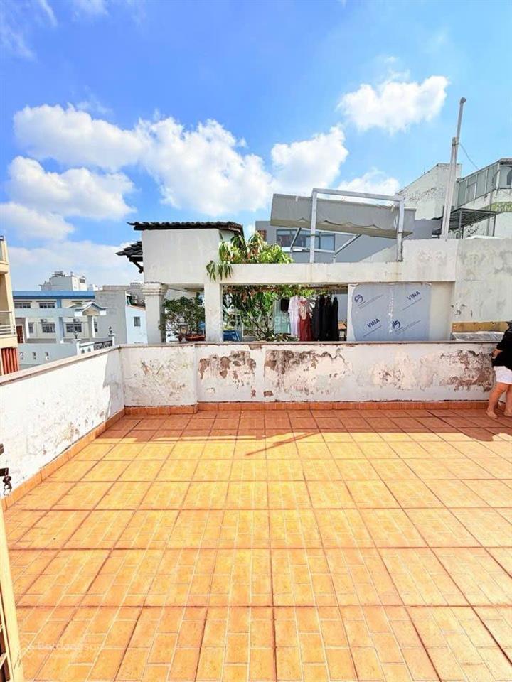 Hẻm xe hơi, ngang 10m, 70m2, 5pn, ngay metro cách mạng tháng 8, quận 10, 11 tỷ hơn