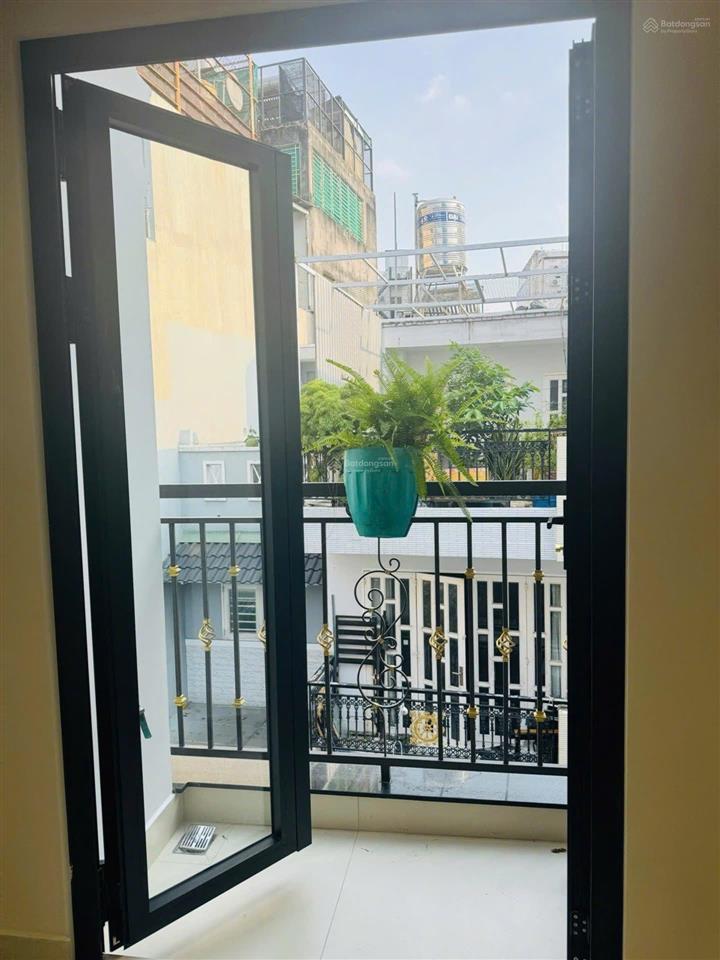Nhà đẹp ở ngay, 56m, 5pn, 3 tầng, hẻm thông điện biên phủcao thắngđường 3/2, 9.25 tỷ