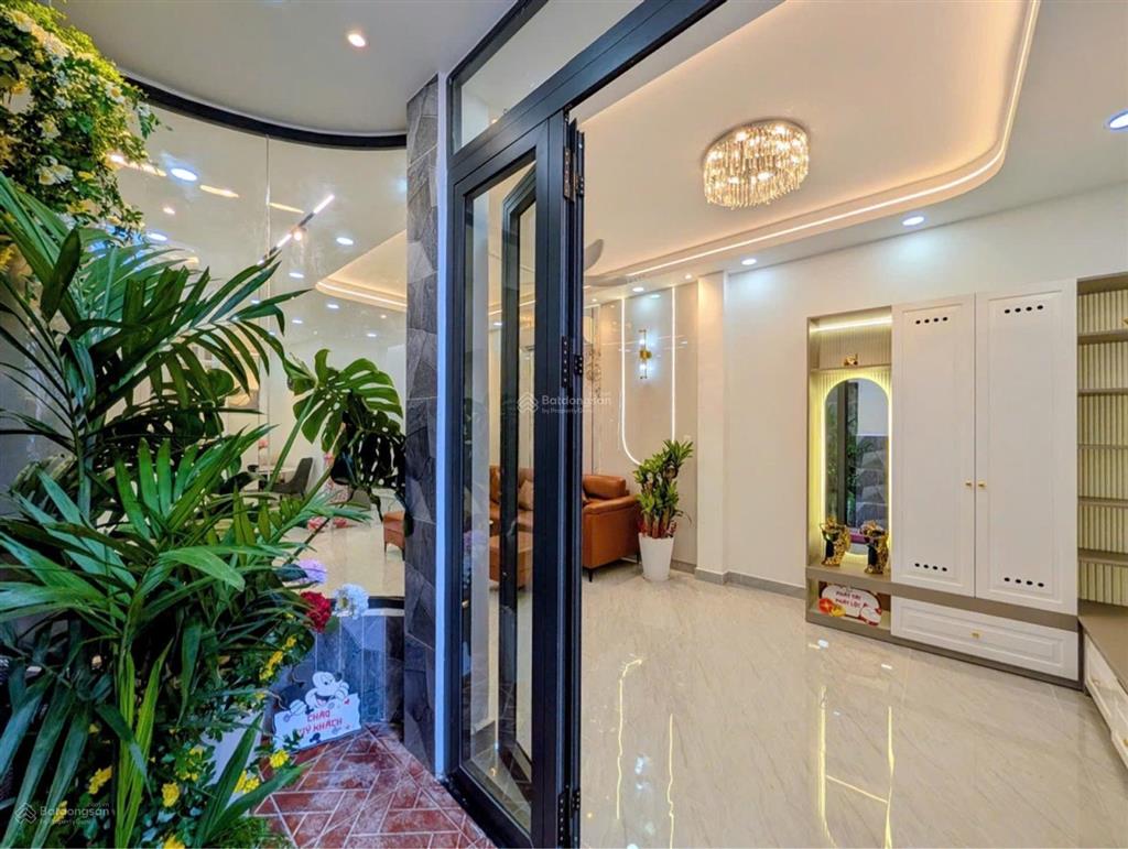 Villa 3pn, 59m2, ngang 4.2m mới ở ngay, gần hẻm xe hơi phan xích long, giáp quận 1, 7.x tỷ