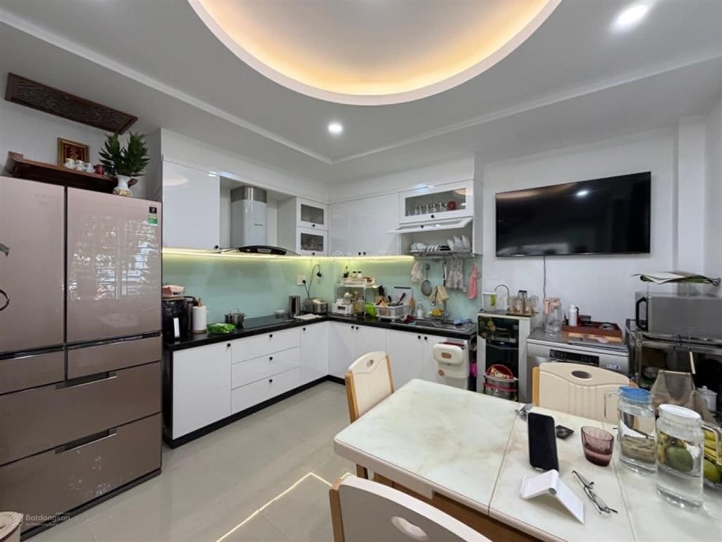 5 tầng, 59m2, 5pn, hẻm xe hơi lê văn sỹ, quận 3, cho thuê 150tr/năm, chỉ 8 tỷ hơn