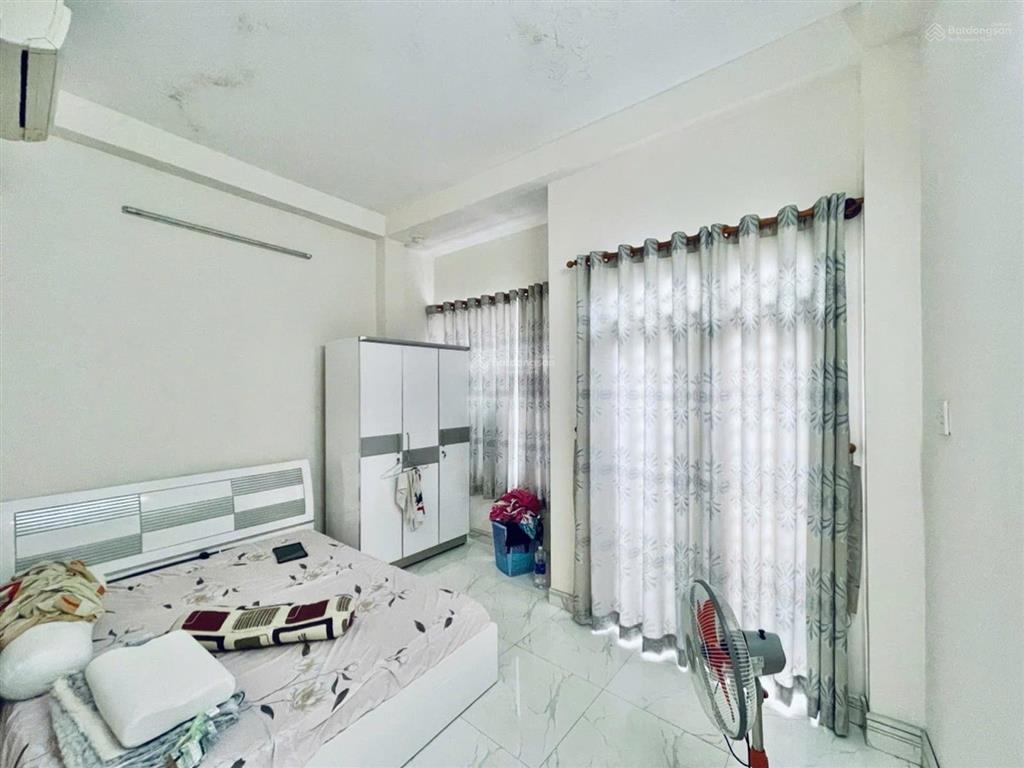 3 tầng ngang 4.5m 48m2 gần hẻm xe hơi  metro cách mạng tháng 8, cv lê thị riêng chỉ 7.35 tỷ